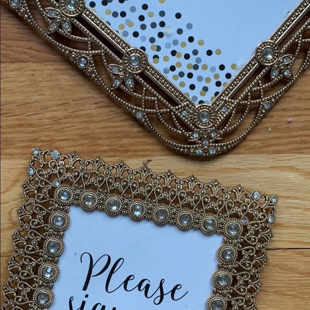 Gold embellished frames - Picture 4 of 4